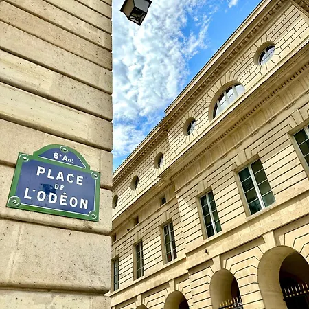 Spacious Luxembourg Garden Family Flat Paris