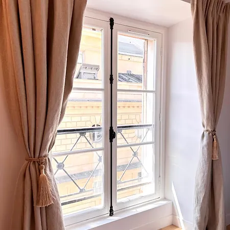 Apartamento Spacious Luxembourg Garden Family Flat París